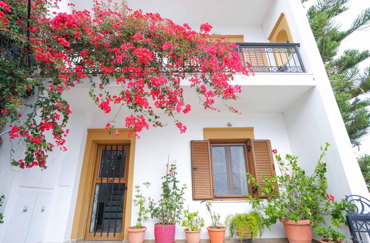 Fira Central Apartments With Veranda المظهر الخارجي الصورة