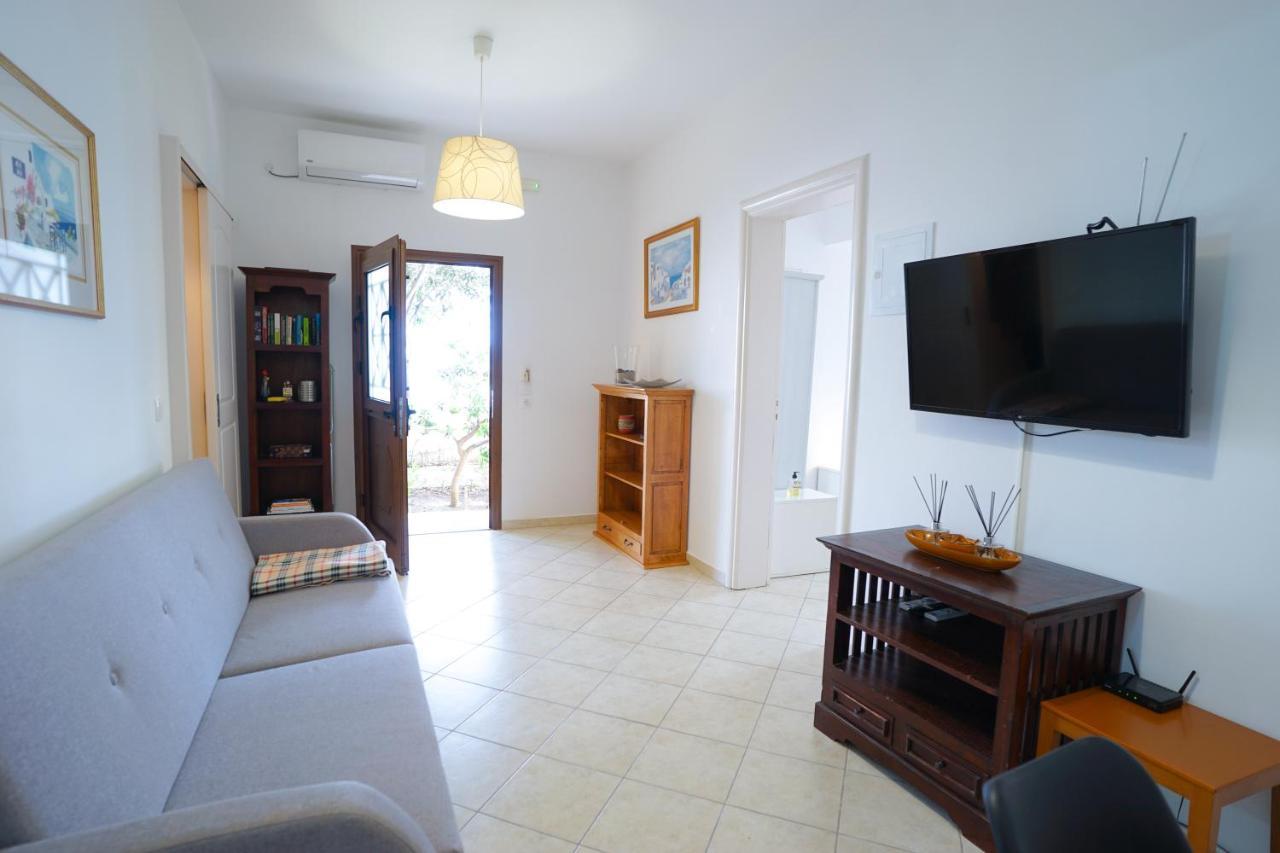 Fira Central Apartments With Veranda الغرفة الصورة